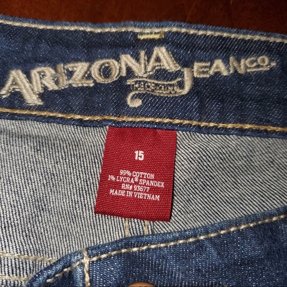 NWOT Arizona Jeans Co. shorts size 15 medium wash - Picture 3 of 6